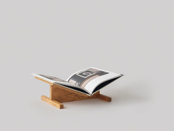 Caché Bookstand in oak (Made in Denmark)